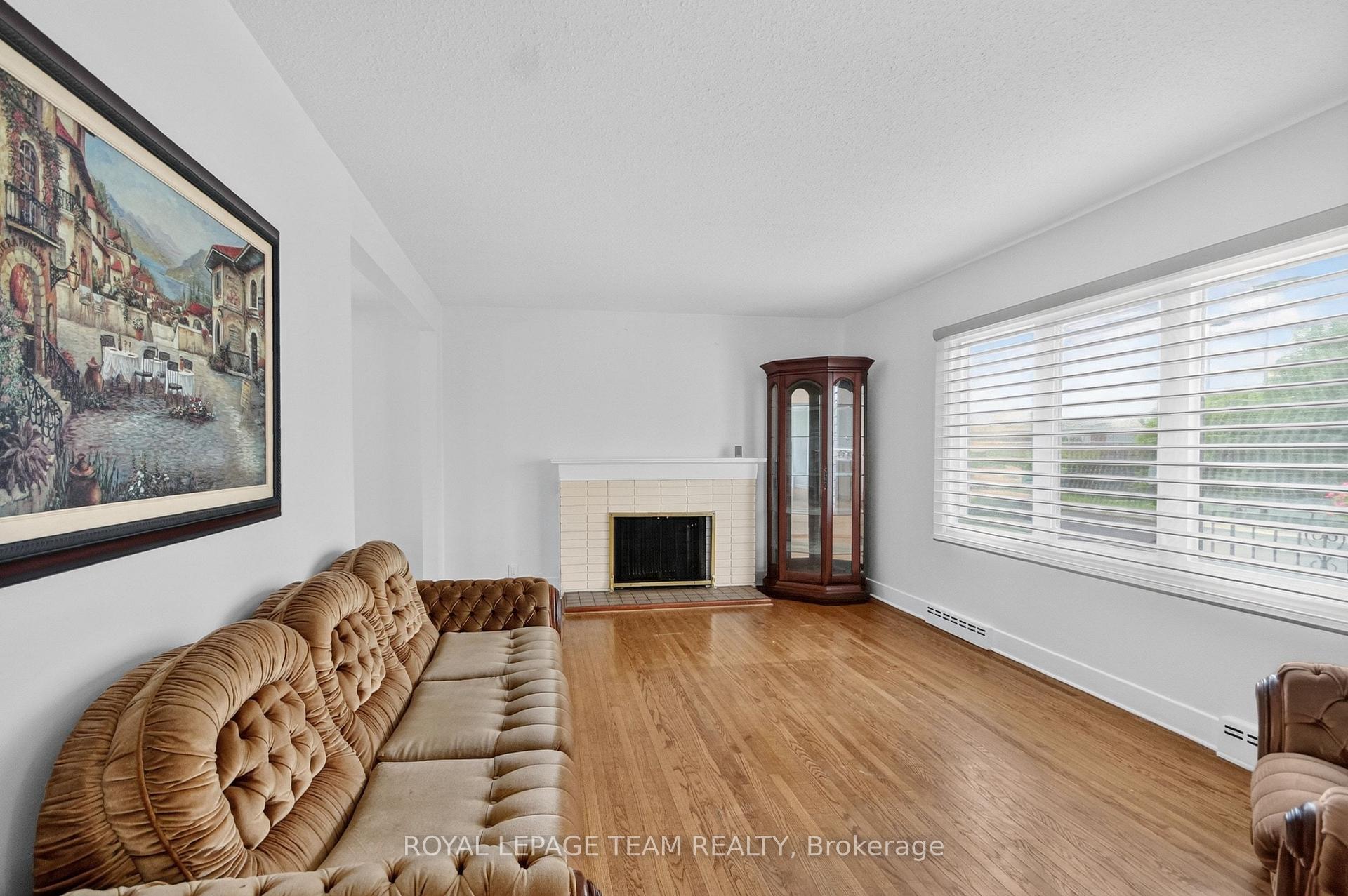 Photo 7 of 53 Fieldrow Street, Ottawa, Meadowlands/Crestview — HOMEH