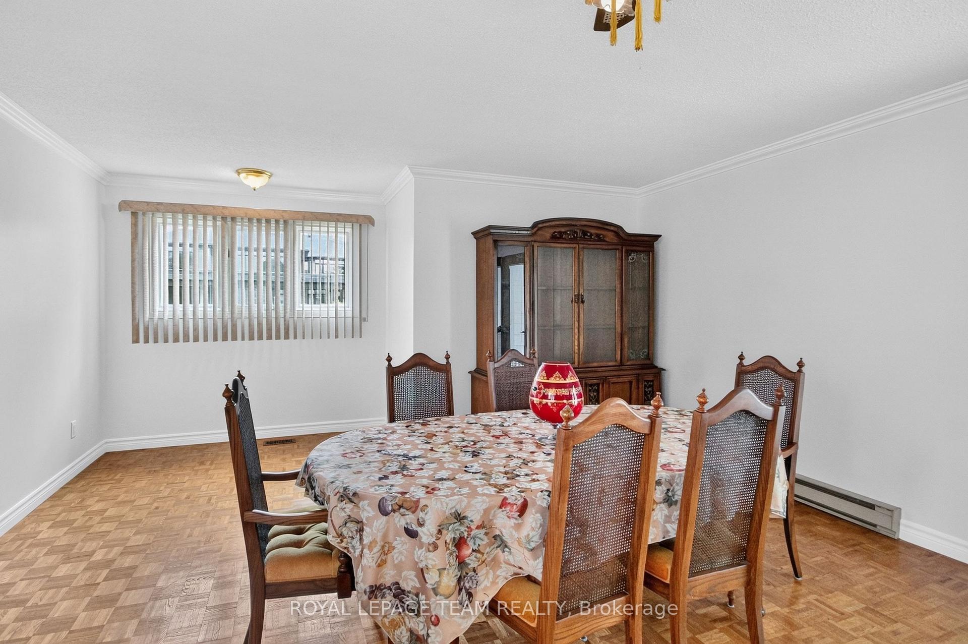 Photo 9 of 53 Fieldrow Street, Ottawa, Meadowlands/Crestview — HOMEH