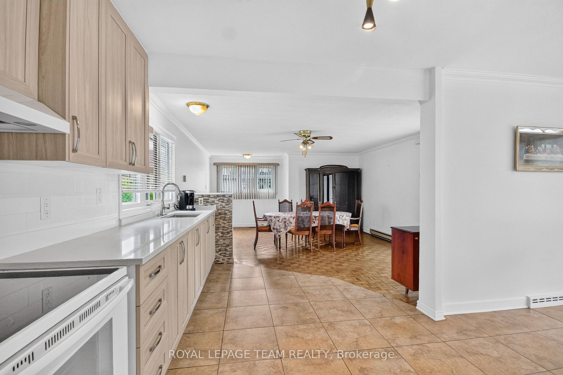 Photo 14 of 53 Fieldrow Street, Ottawa, Meadowlands/Crestview — HOMEH