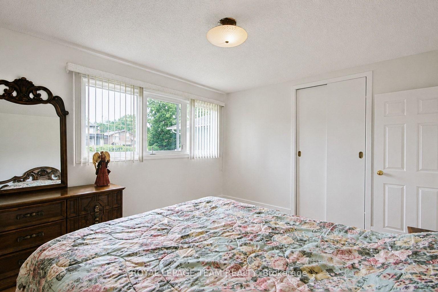 Photo 22 of 53 Fieldrow Street, Ottawa, Meadowlands/Crestview — HOMEH