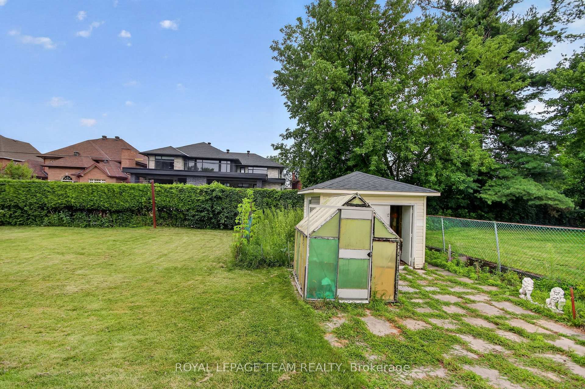 Photo 32 of 53 Fieldrow Street, Ottawa, Meadowlands/Crestview — HOMEH