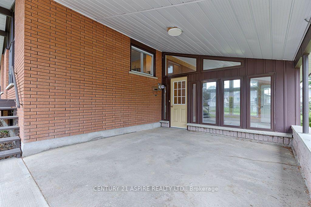 Photo 7 of 31 Selkirk Street, Petawawa, Petawawa — HOMEH