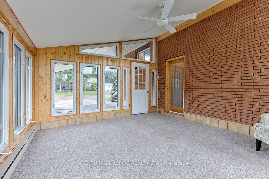 Photo 8 of 31 Selkirk Street, Petawawa, Petawawa — HOMEH