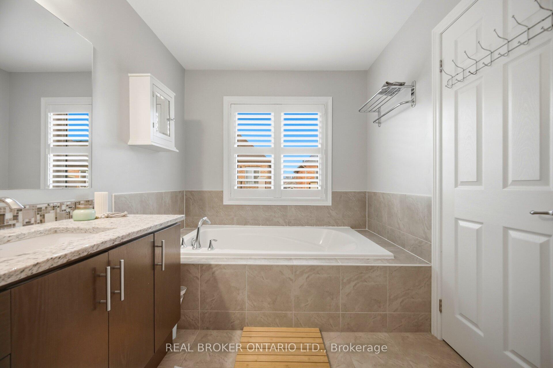 Photo 33 of 3077 Preserve Drive, Oakville, Glenorchy — HOMEH