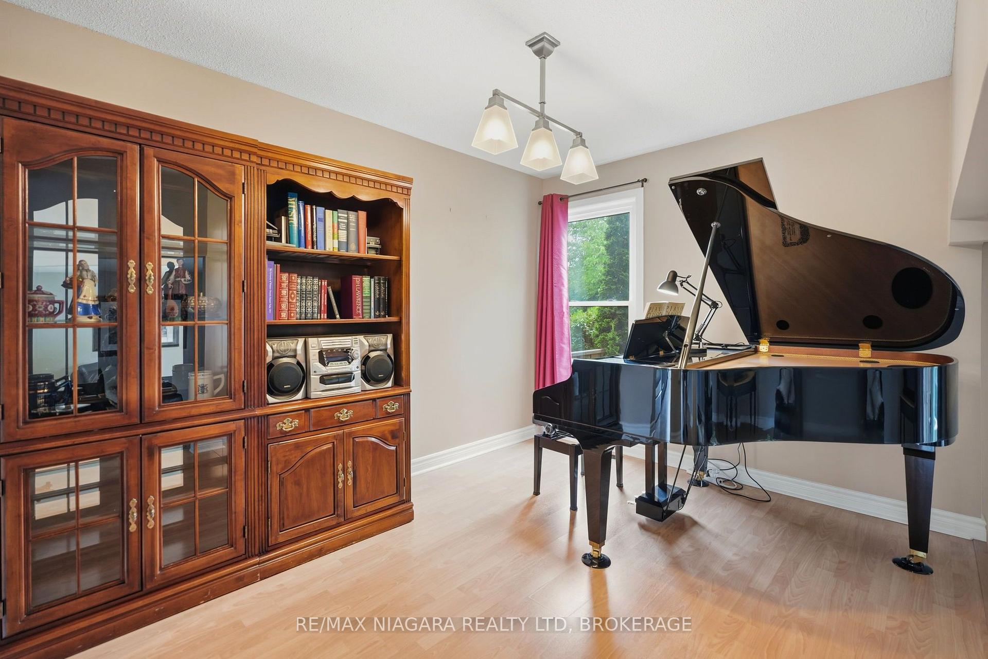 Photo 12 of Unit 24, 122 Lakeshore Road, St. Catharines, Lakeport — HOMEH