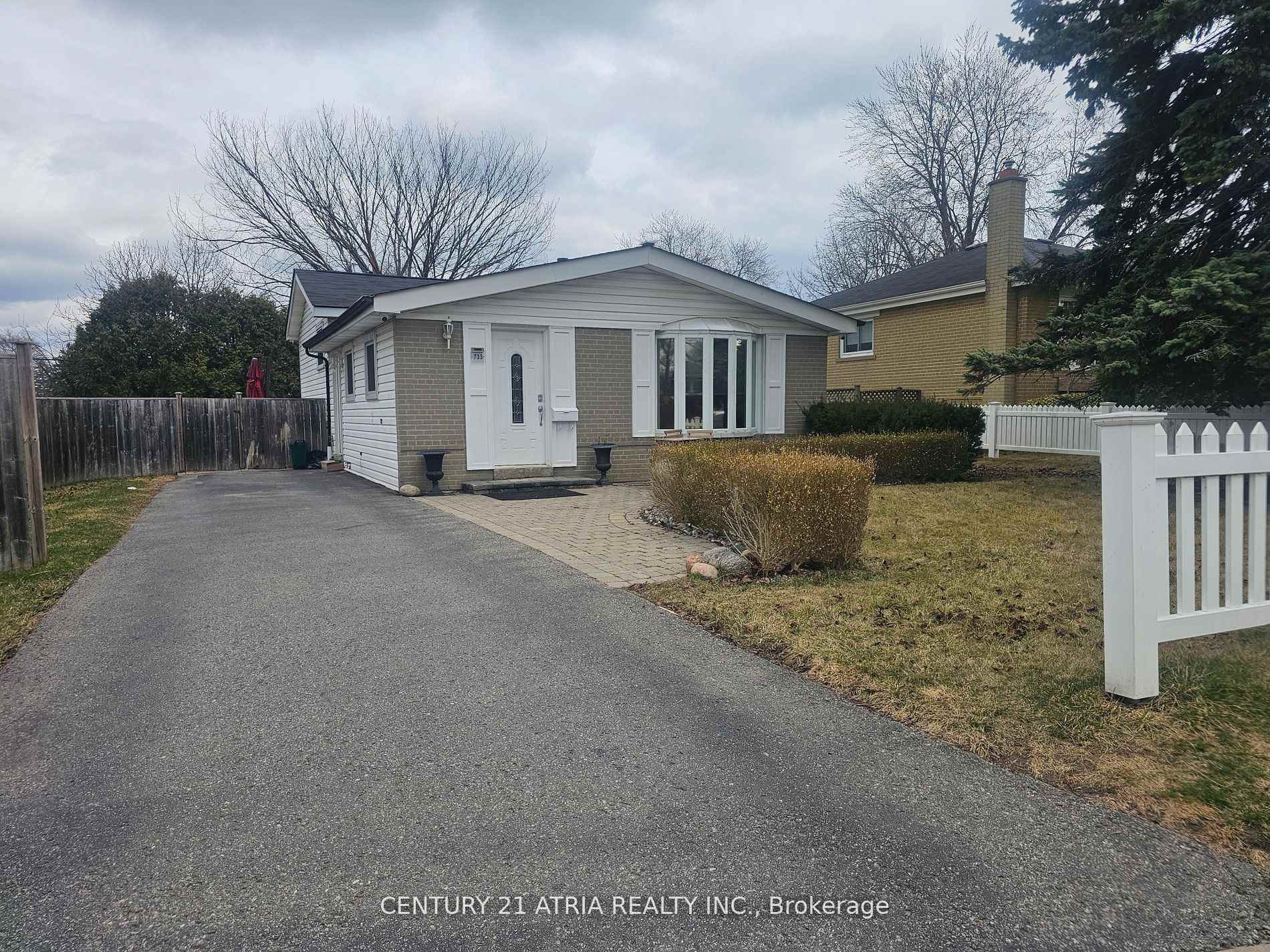 Photo 1 of Unit Lower, 733 Balaton Avenue, Pickering, Bay Ridges — HOMEH