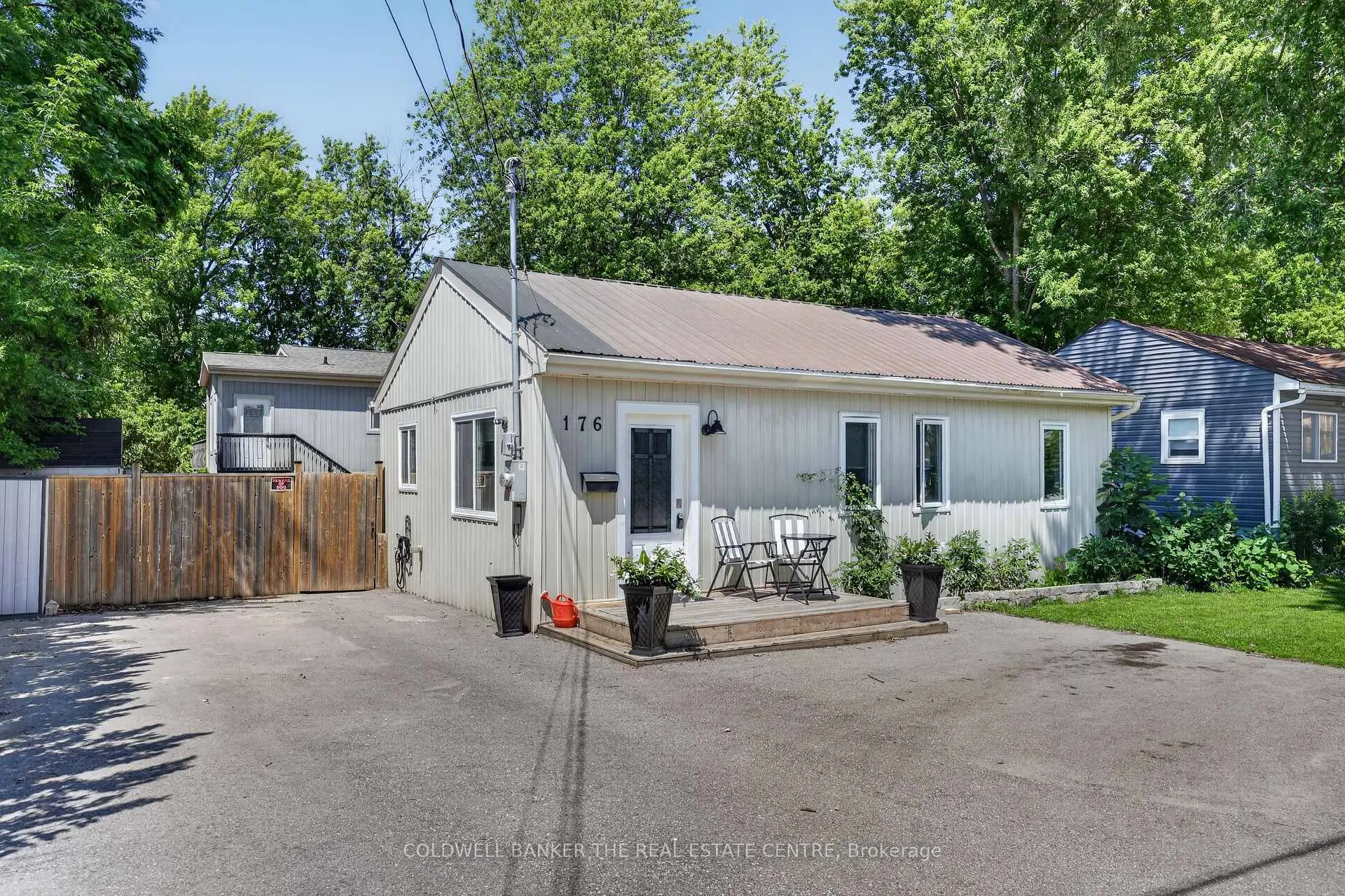 Photo 1 of 176 Pleasant Boulevard, Georgina, Keswick South — HOMEH