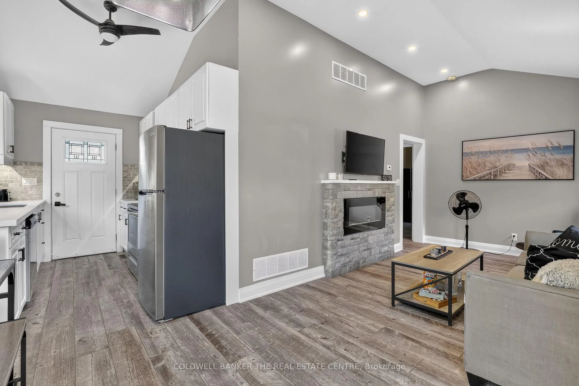 Photo 2 of 176 Pleasant Boulevard, Georgina, Keswick South — HOMEH
