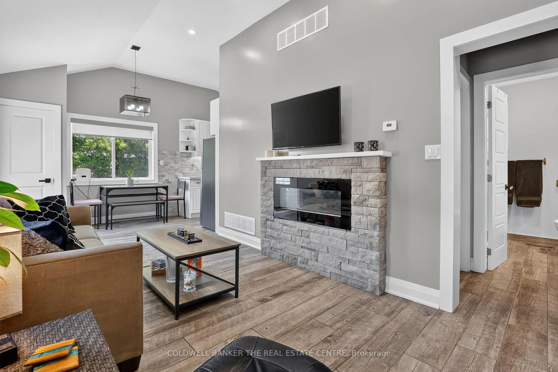 Photo 7 of 176 Pleasant Boulevard, Georgina, Keswick South — HOMEH