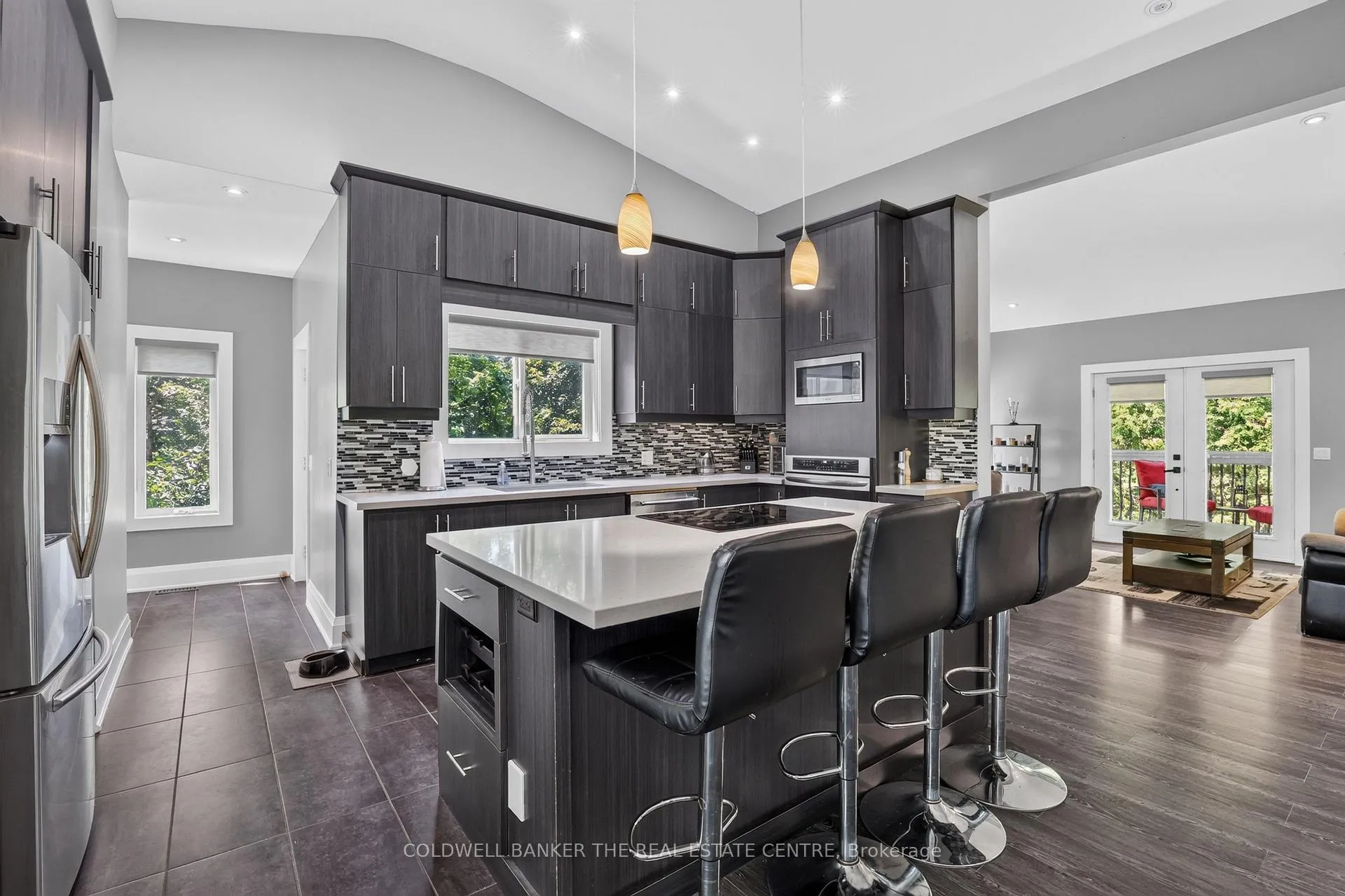 Photo 23 of 176 Pleasant Boulevard, Georgina, Keswick South — HOMEH