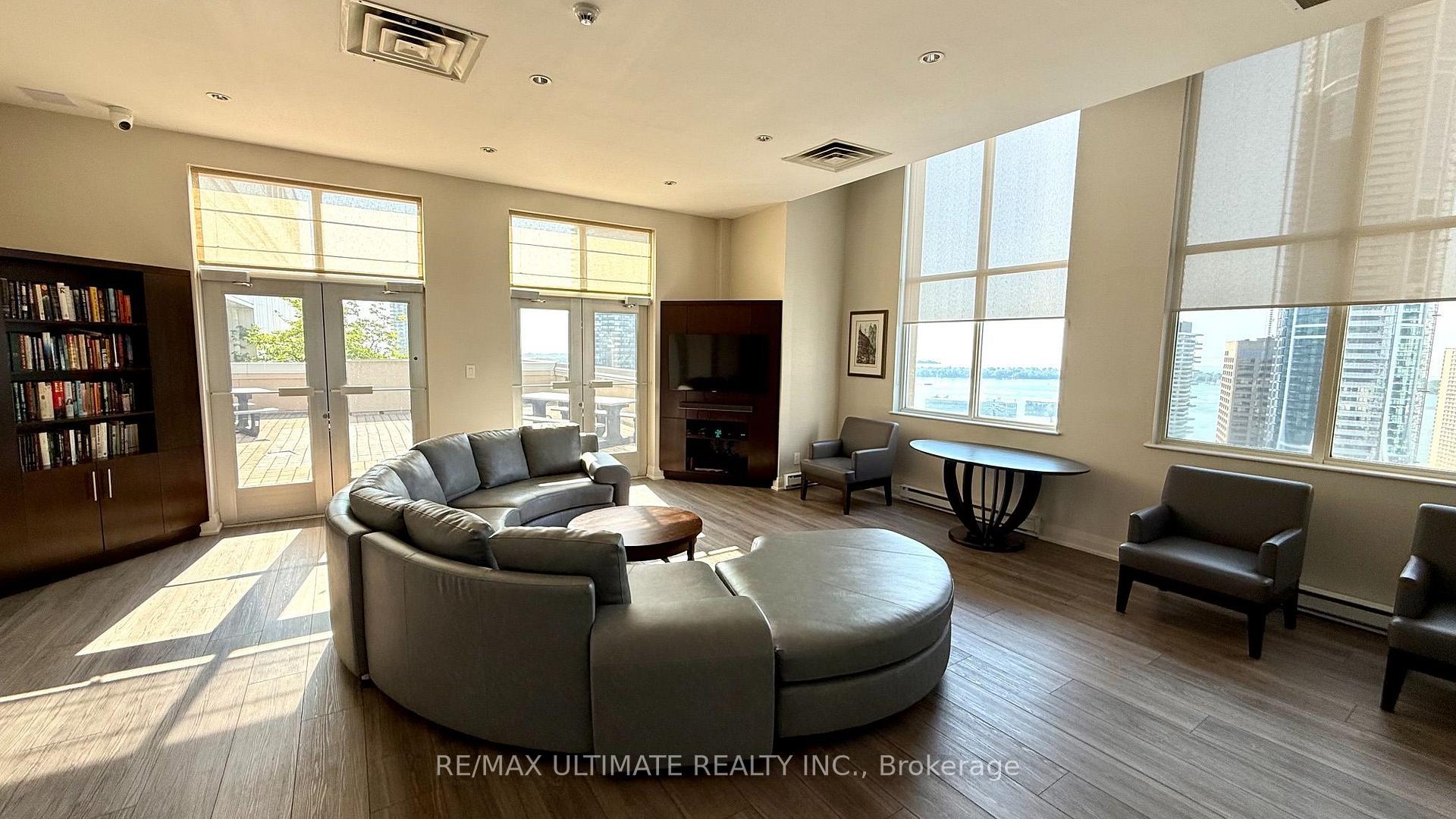 Photo 34 of Unit 913, 25 The Esplanade, Toronto, Waterfront Communities — HOMEH