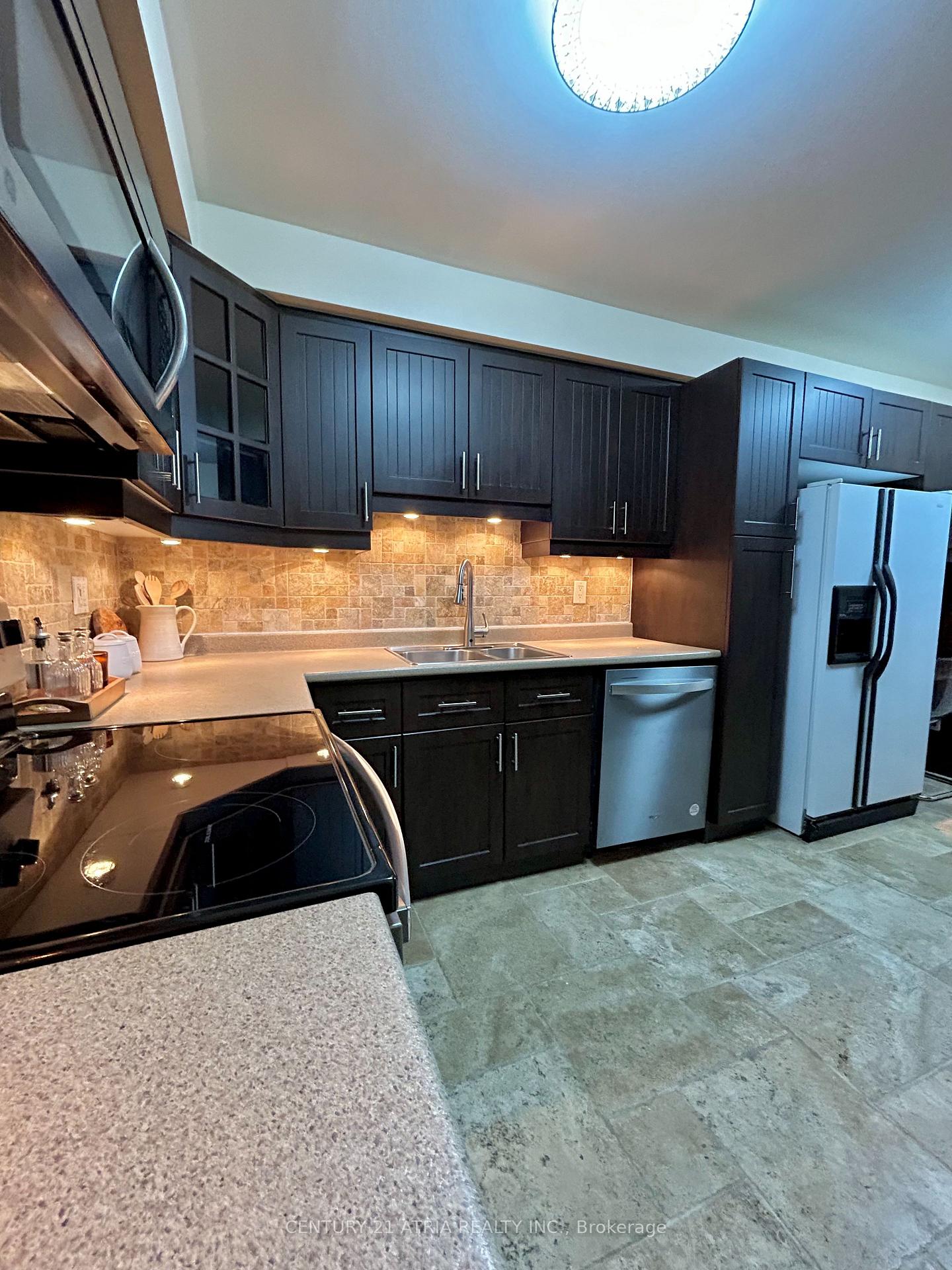Photo 3 of 87 Avenue Road, Richmond Hill, North Richvale — HOMEH
