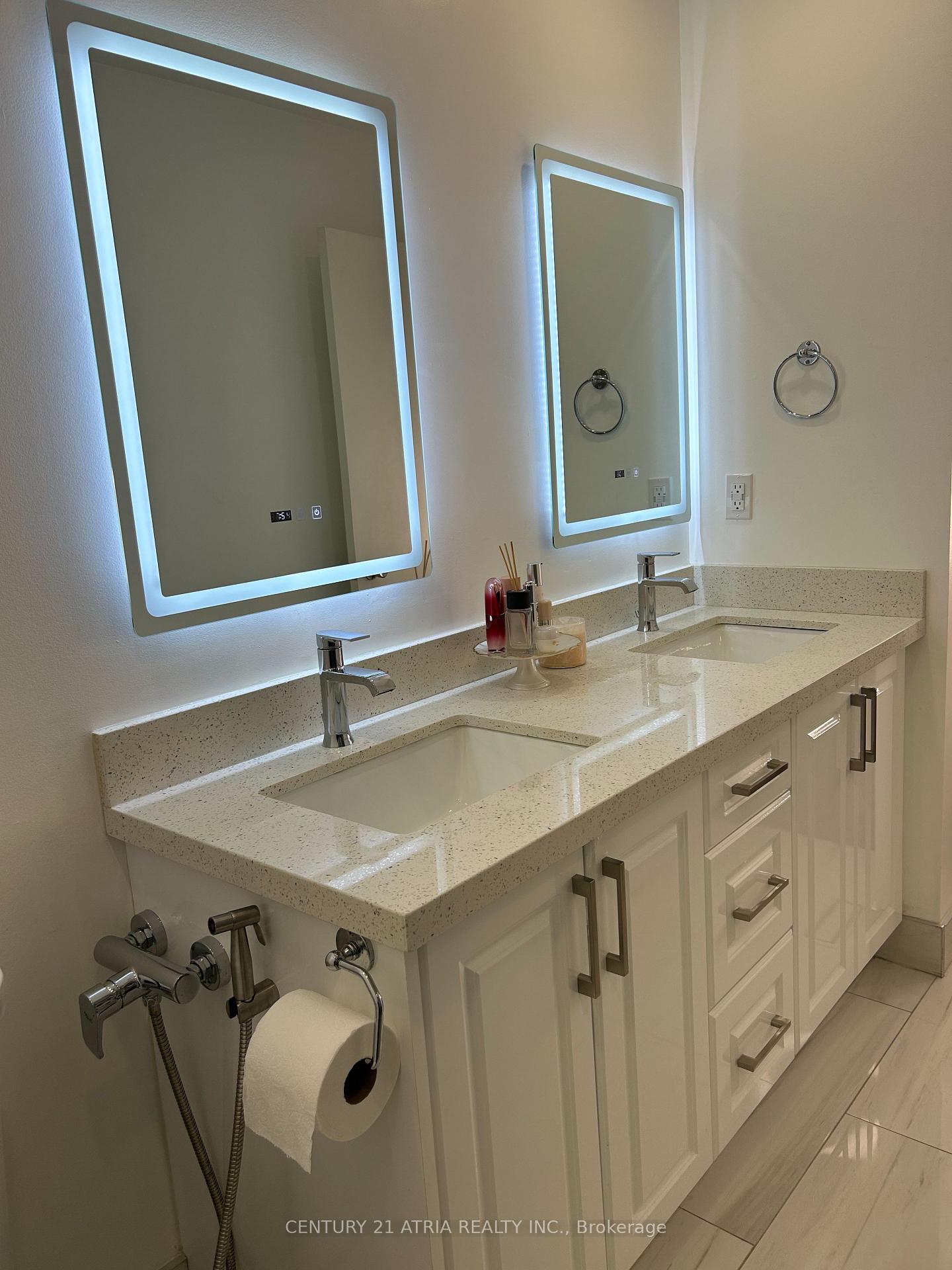 Photo 27 of 87 Avenue Road, Richmond Hill, North Richvale — HOMEH