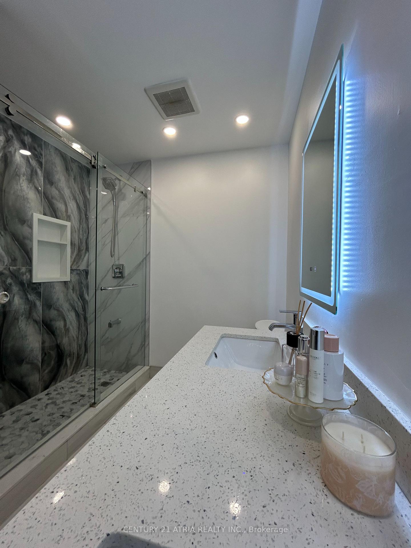 Photo 29 of 87 Avenue Road, Richmond Hill, North Richvale — HOMEH