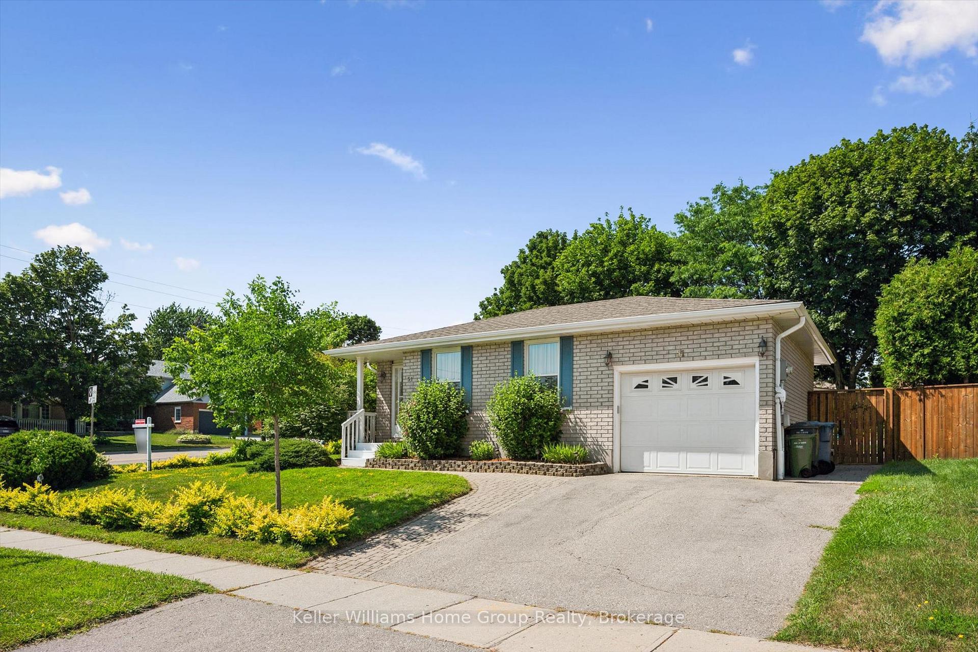 Photo 3 of 51 Dunhill Crescent, Guelph, Willow West/Sugarbush/West Acres — HOMEH