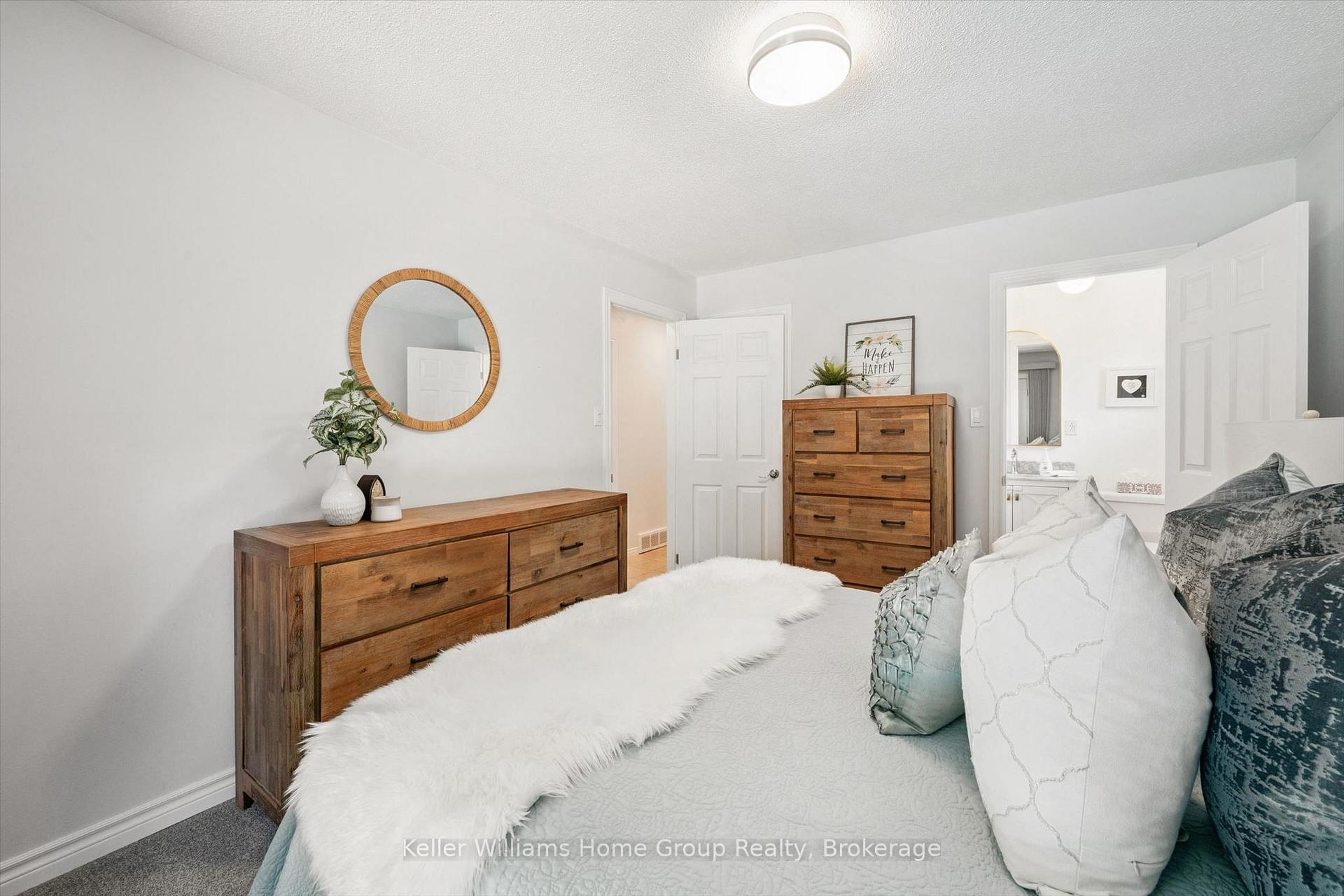 Photo 20 of 51 Dunhill Crescent, Guelph, Willow West/Sugarbush/West Acres — HOMEH