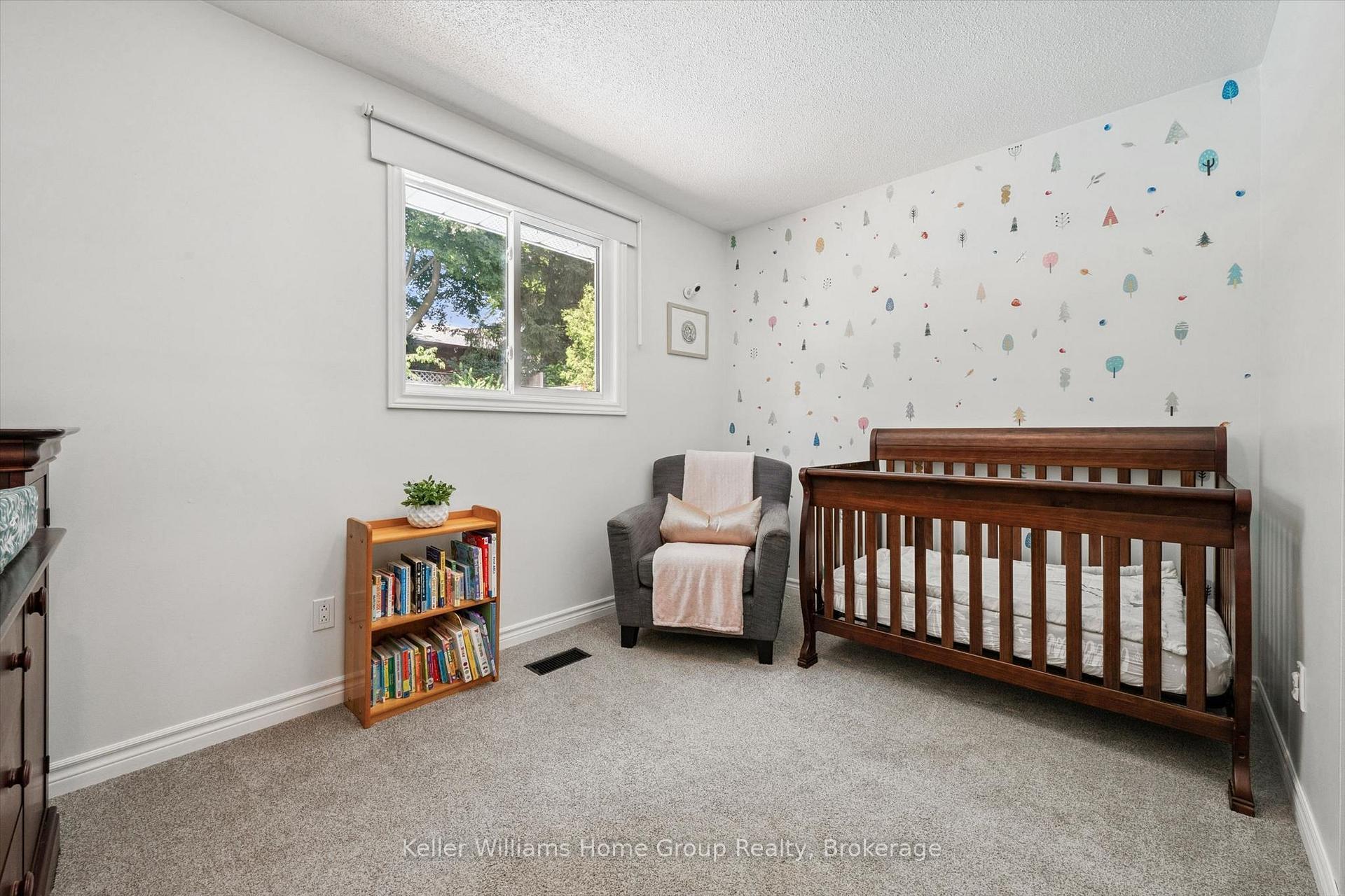 Photo 22 of 51 Dunhill Crescent, Guelph, Willow West/Sugarbush/West Acres — HOMEH