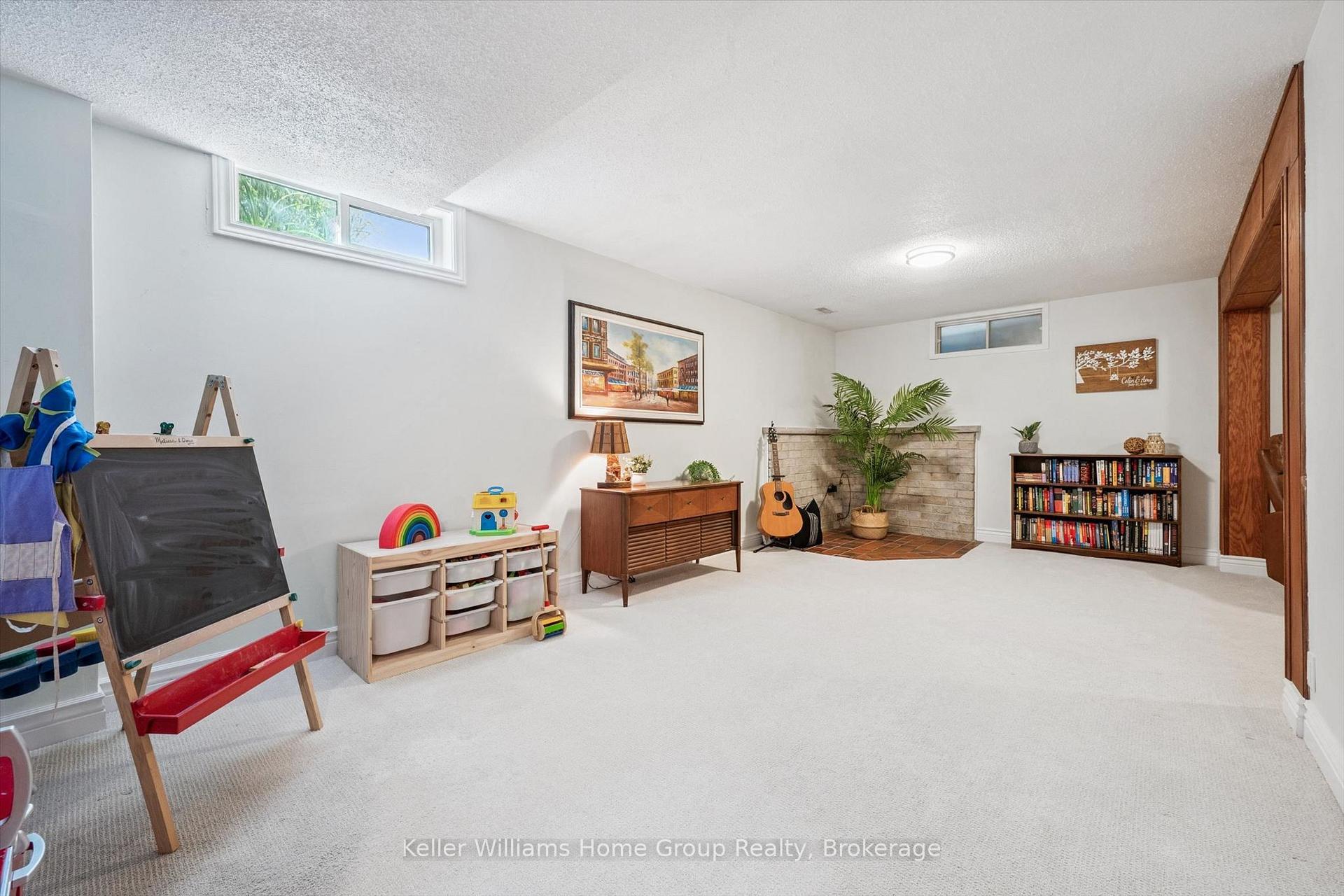 Photo 25 of 51 Dunhill Crescent, Guelph, Willow West/Sugarbush/West Acres — HOMEH