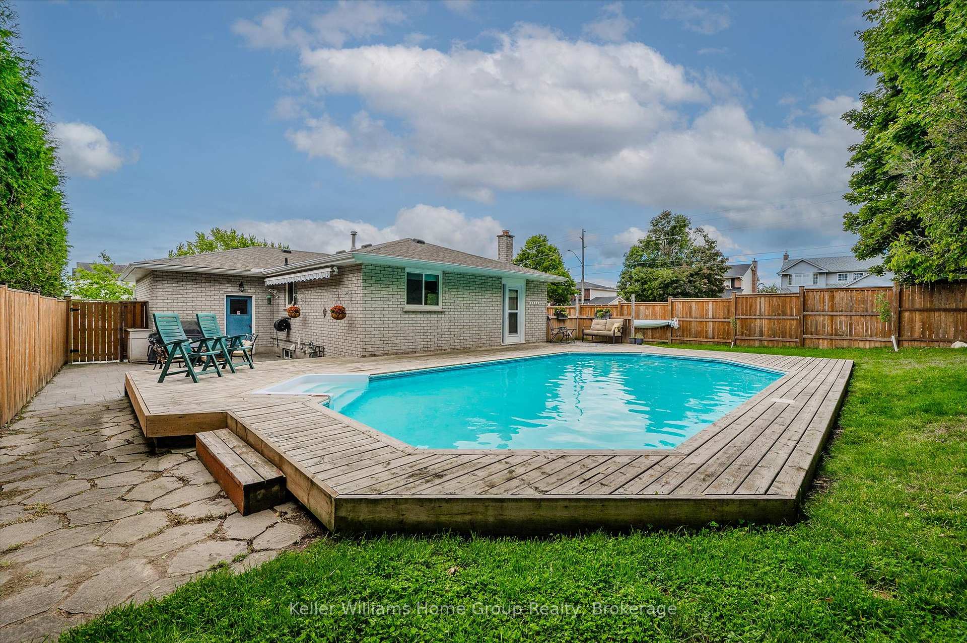 Photo 38 of 51 Dunhill Crescent, Guelph, Willow West/Sugarbush/West Acres — HOMEH