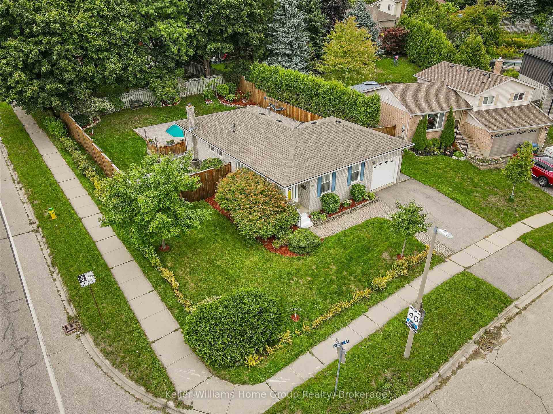 Photo 42 of 51 Dunhill Crescent, Guelph, Willow West/Sugarbush/West Acres — HOMEH