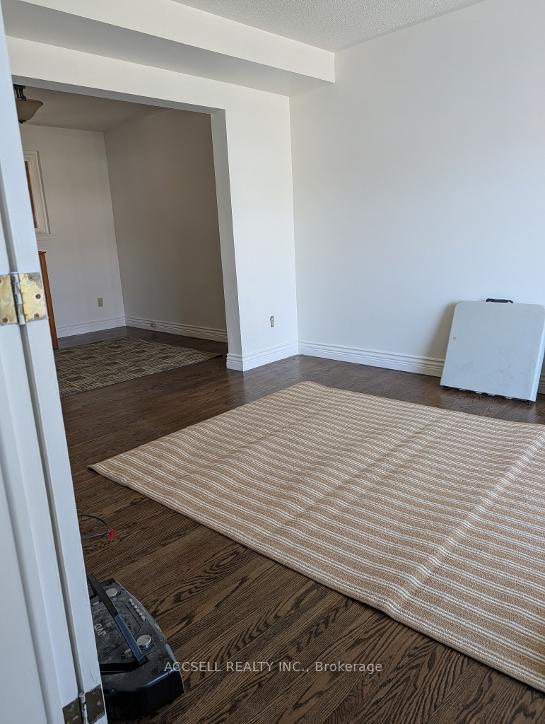 Photo 2 of 40 Flamingo Crescent, Brampton, Southgate — HOMEH