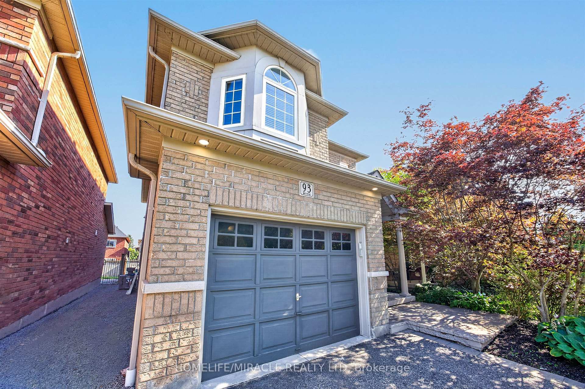 Photo 3 of 93 Scepter Place, Whitby, Rolling Acres — HOMEH