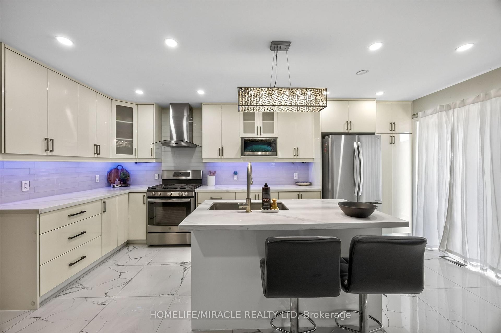 Photo 13 of 93 Scepter Place, Whitby, Rolling Acres — HOMEH