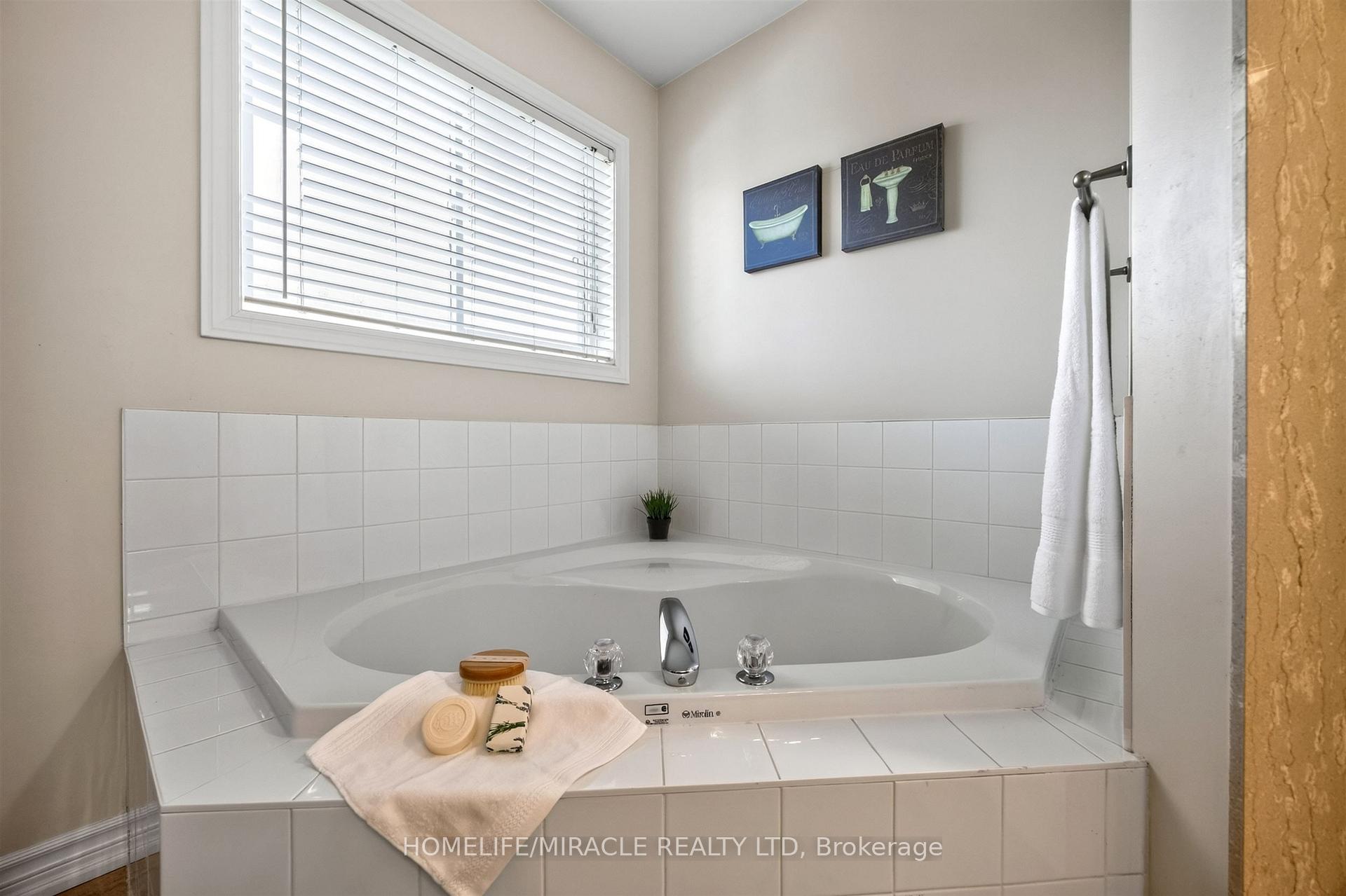 Photo 27 of 93 Scepter Place, Whitby, Rolling Acres — HOMEH