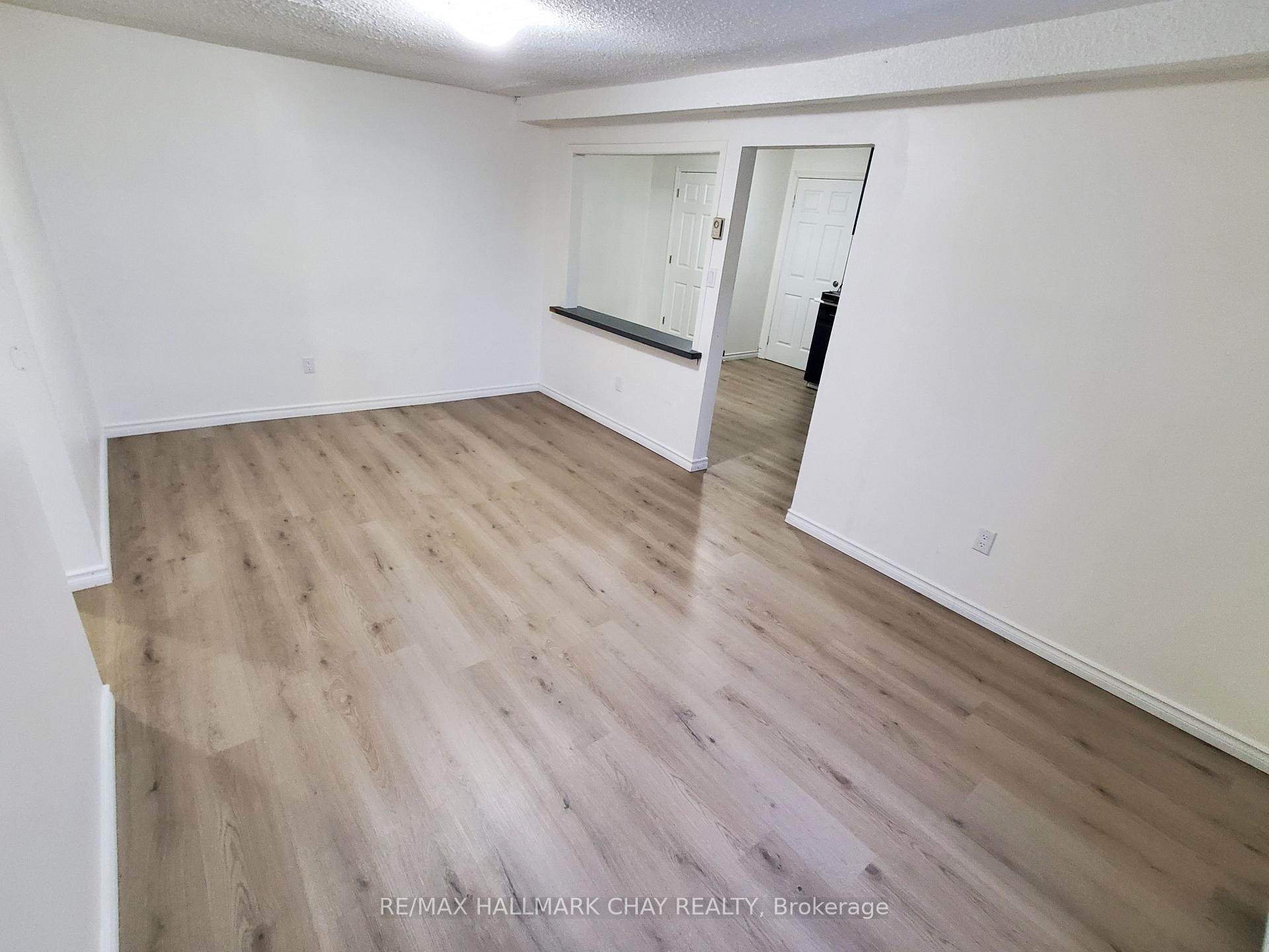 Photo 3 of Unit 6, 58 Queen Street W, Springwater, Elmvale — HOMEH