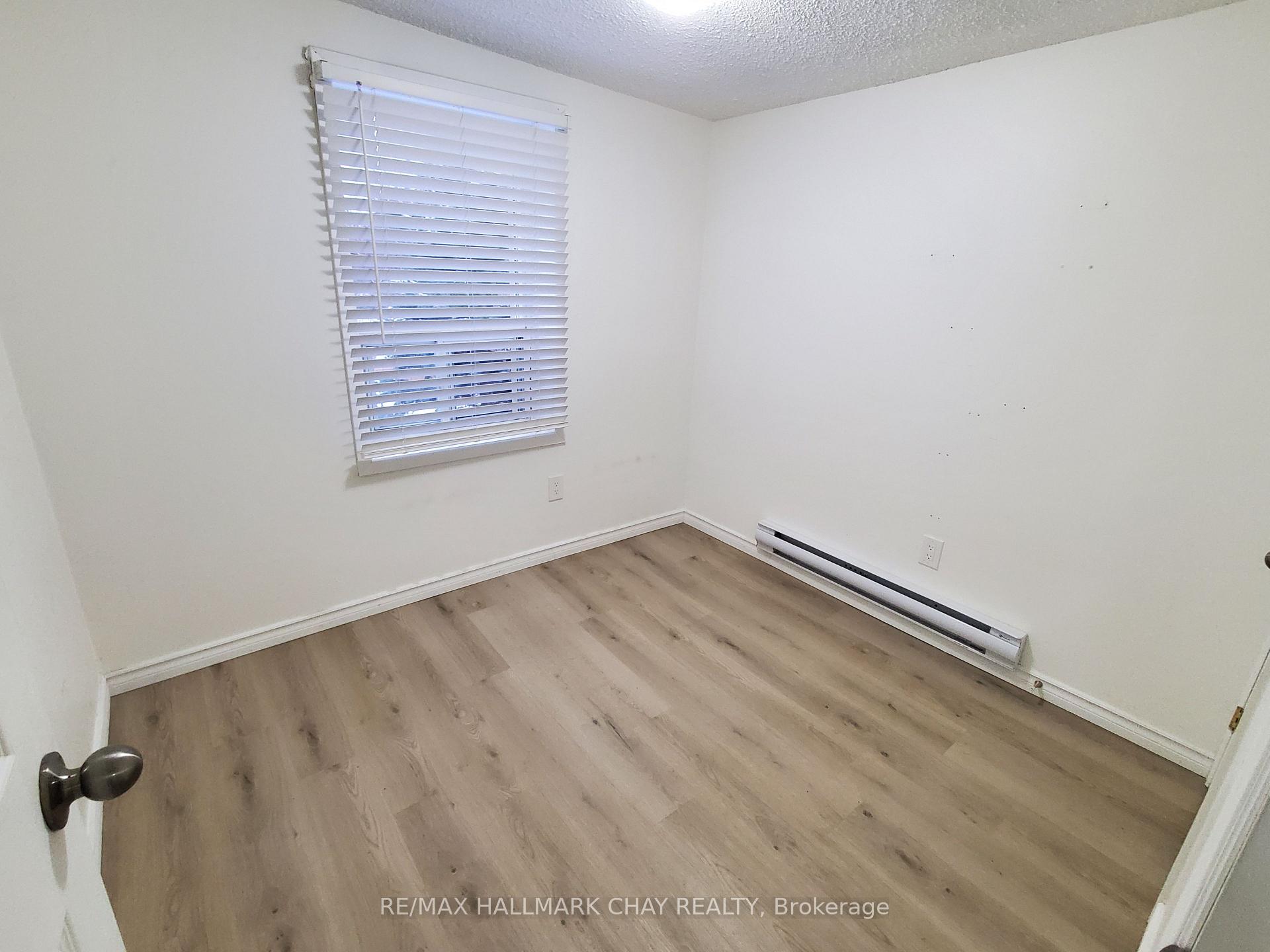 Photo 5 of Unit 6, 58 Queen Street W, Springwater, Elmvale — HOMEH