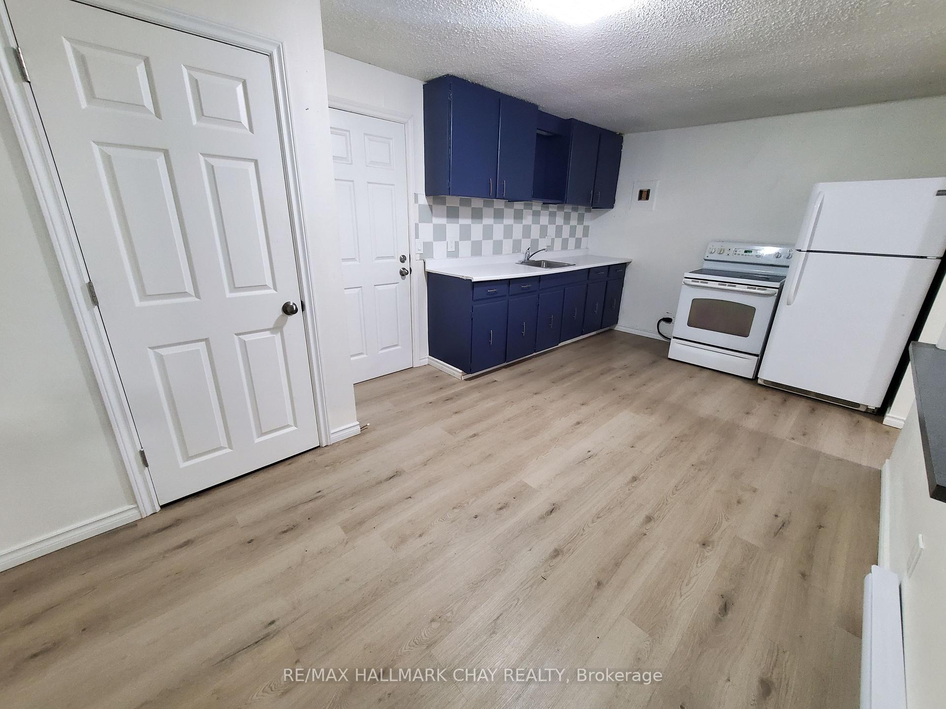 Photo 8 of Unit 6, 58 Queen Street W, Springwater, Elmvale — HOMEH