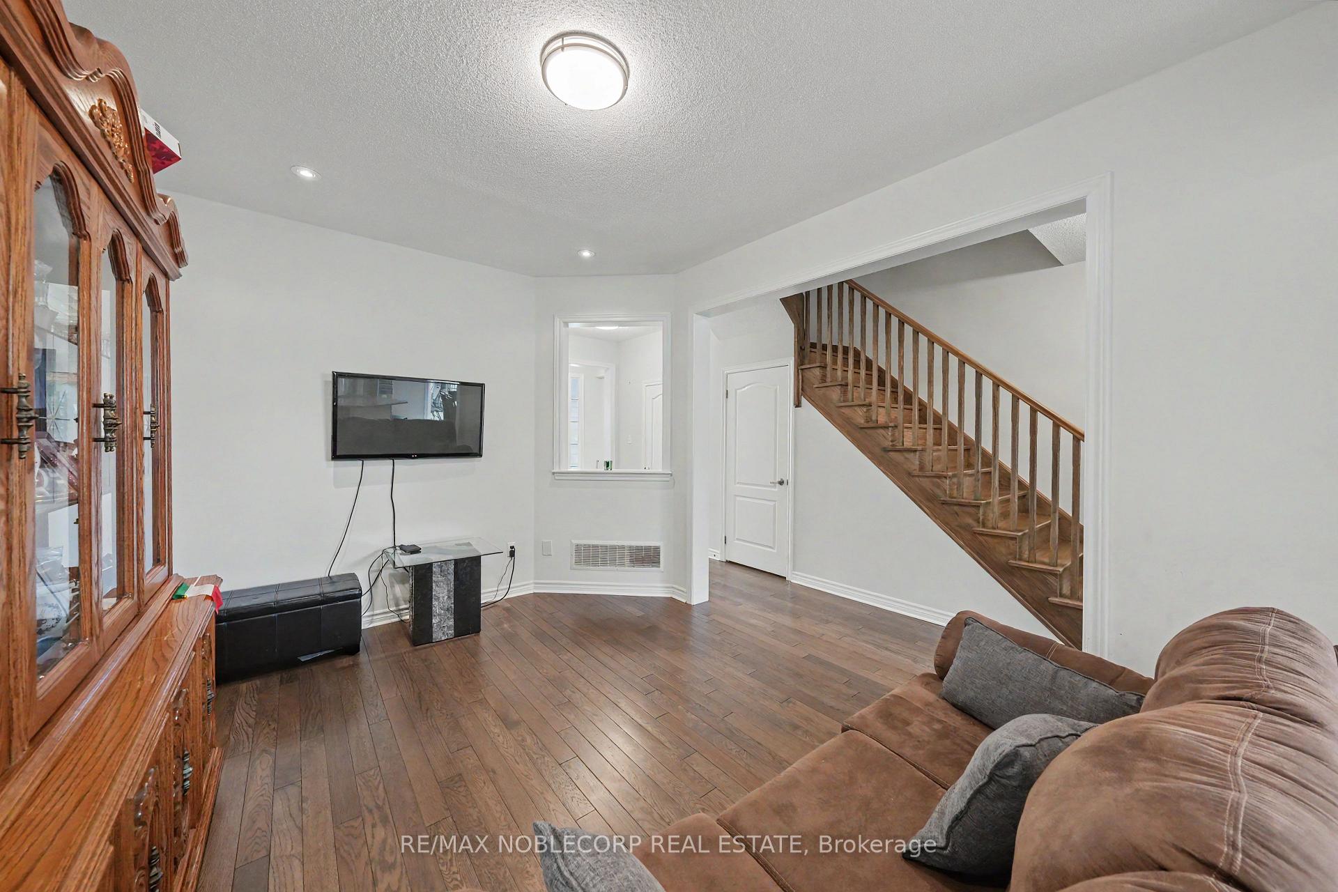 Photo 9 of 71 Blanchard Crescent, Essa, Angus — HOMEH