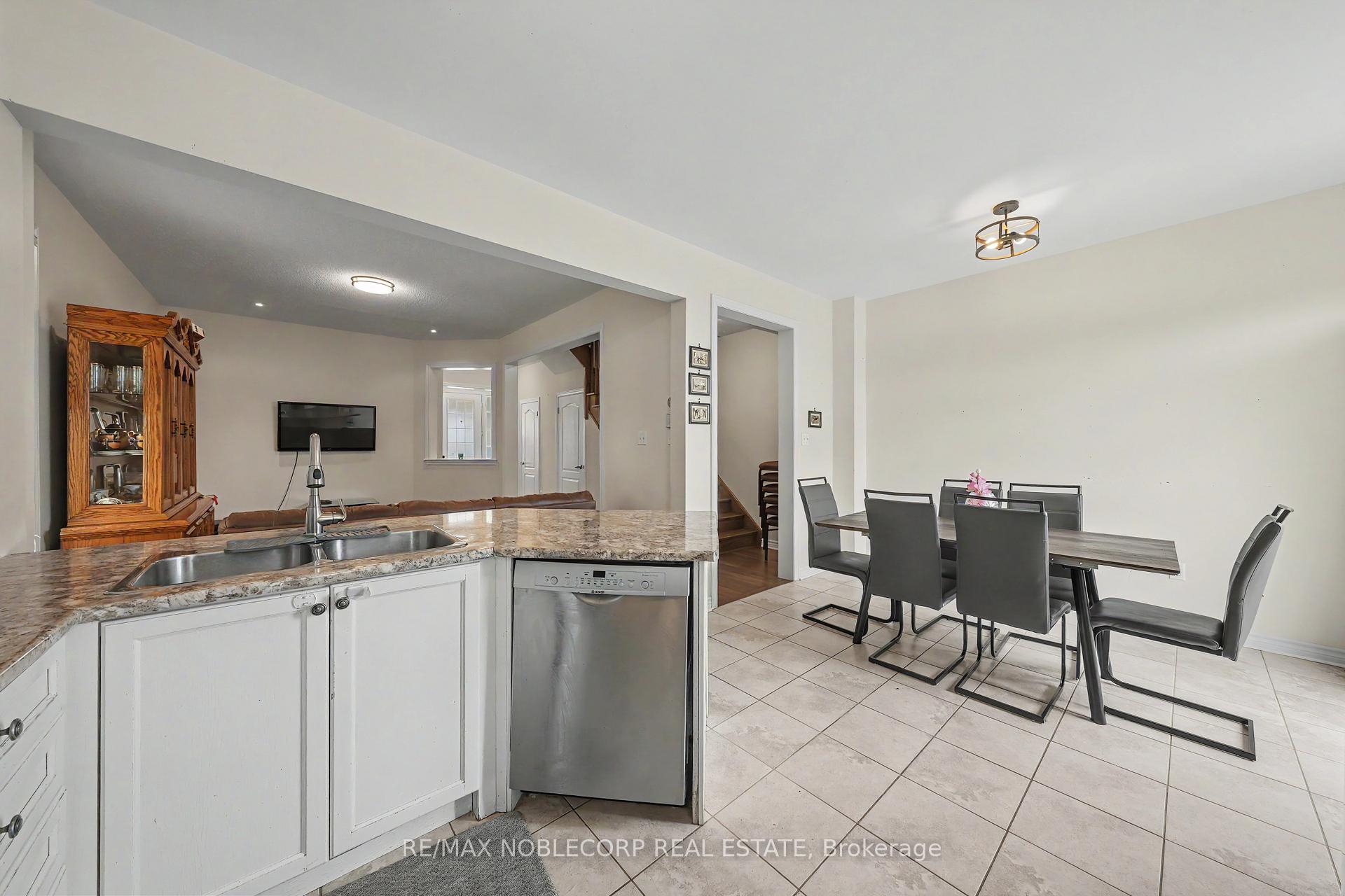 Photo 15 of 71 Blanchard Crescent, Essa, Angus — HOMEH
