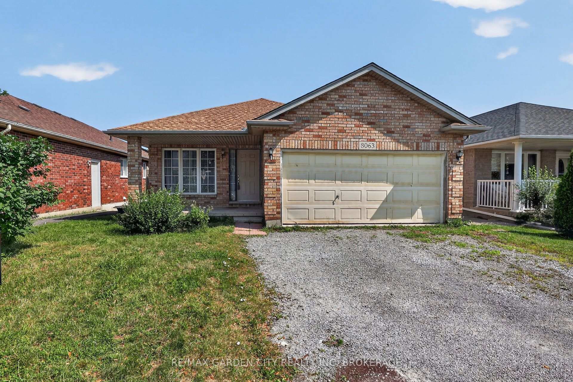 Photo 1 of 8063 Citation Road, Niagara Falls, Ascot — HOMEH
