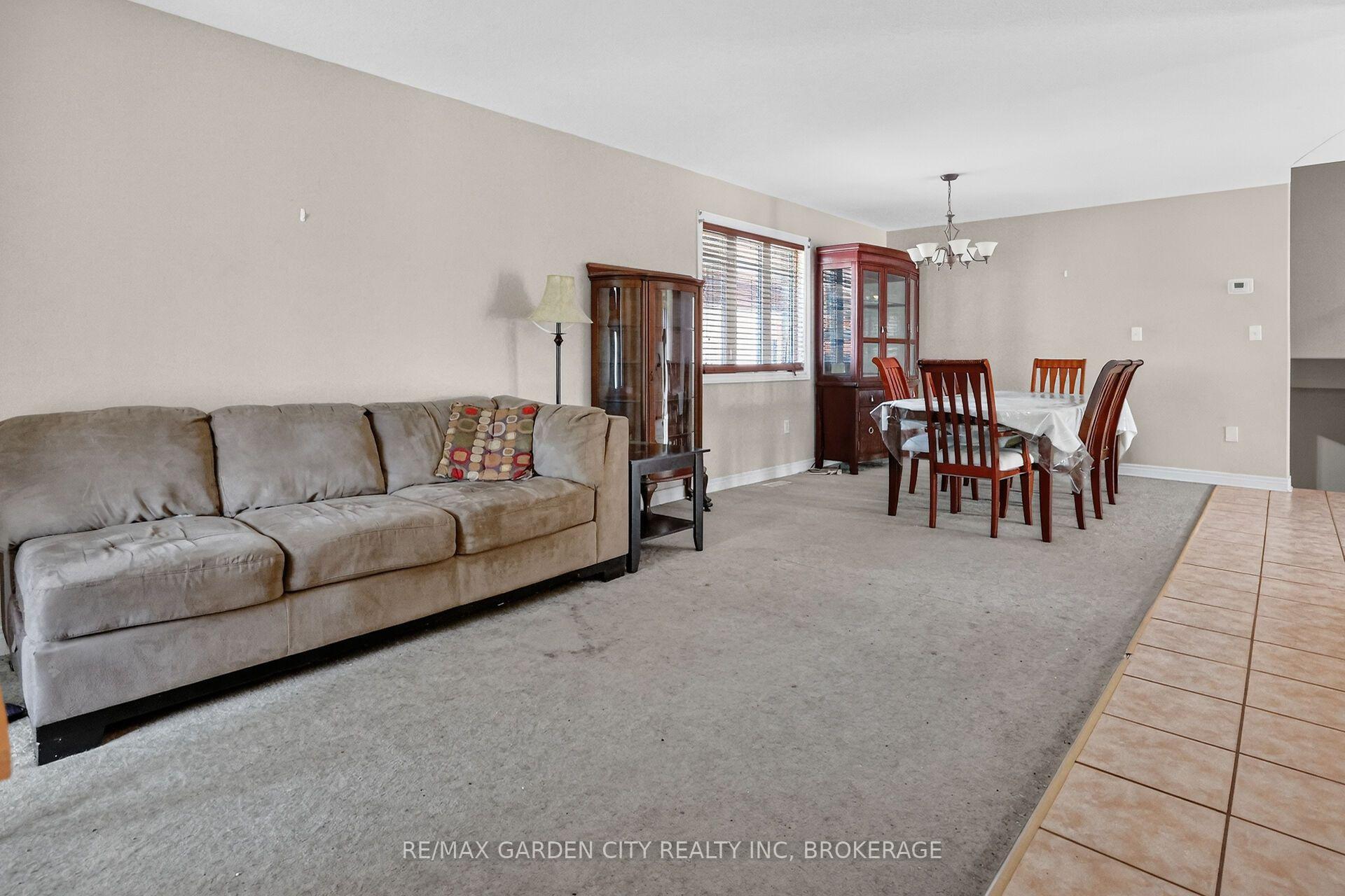 Photo 7 of 8063 Citation Road, Niagara Falls, Ascot — HOMEH