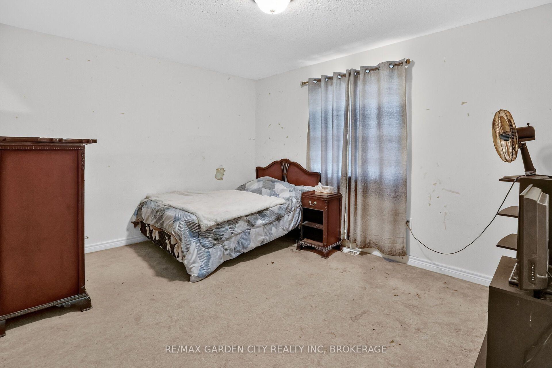Photo 10 of 8063 Citation Road, Niagara Falls, Ascot — HOMEH