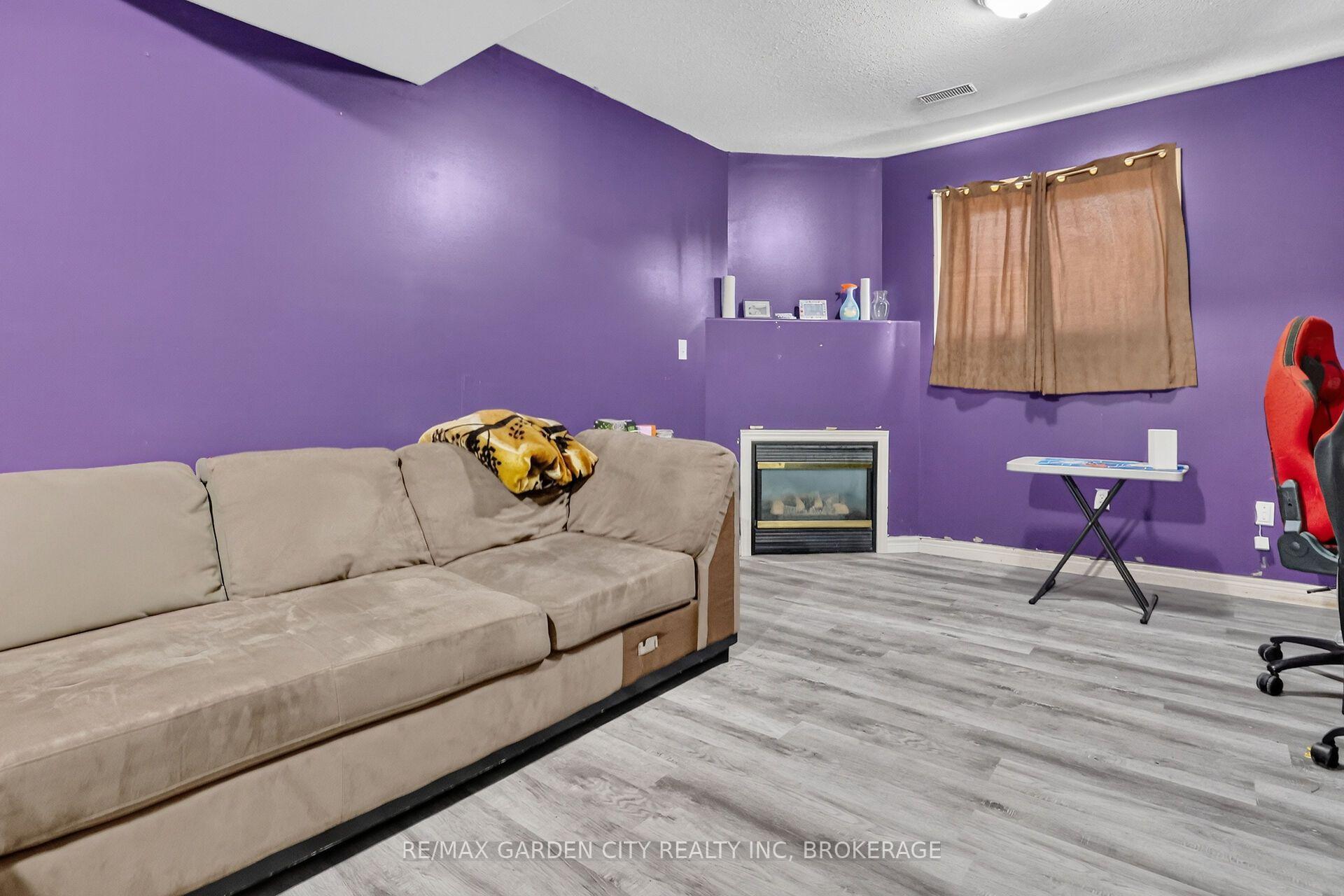 Photo 13 of 8063 Citation Road, Niagara Falls, Ascot — HOMEH