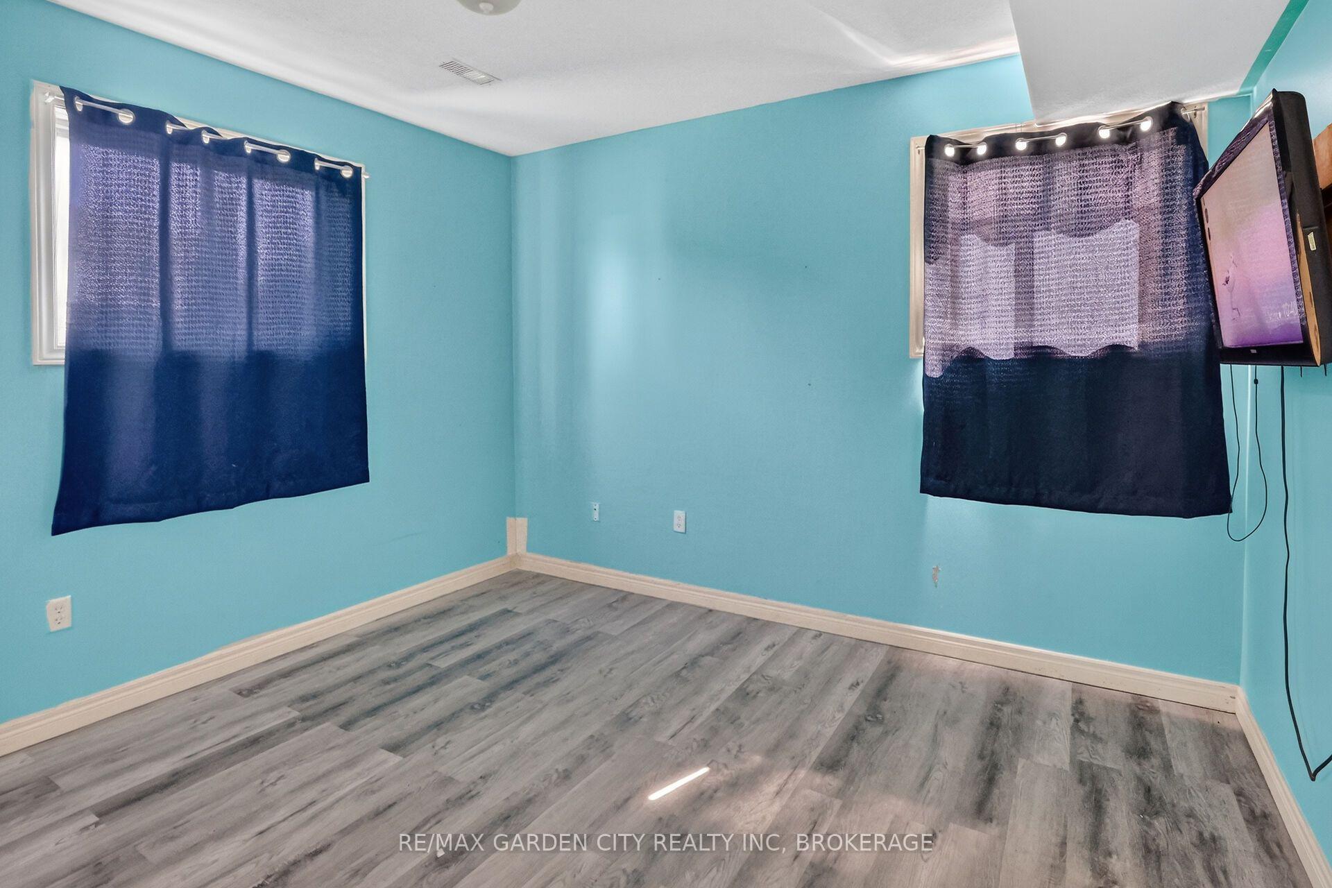 Photo 15 of 8063 Citation Road, Niagara Falls, Ascot — HOMEH