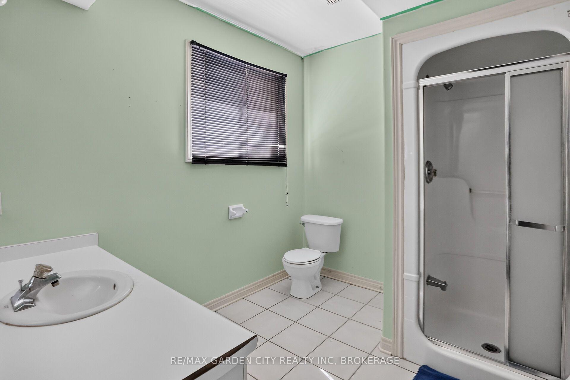 Photo 18 of 8063 Citation Road, Niagara Falls, Ascot — HOMEH