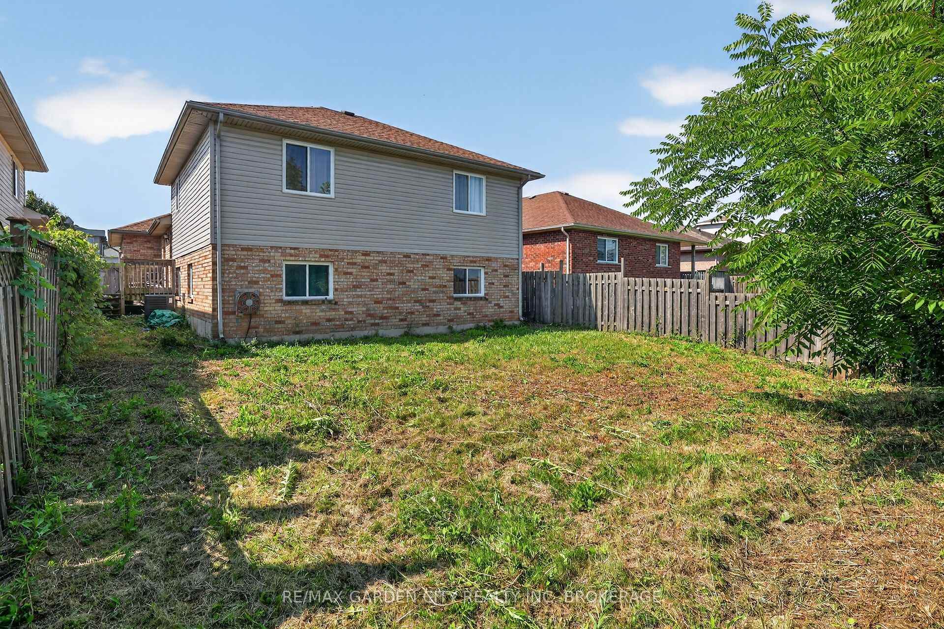 Photo 20 of 8063 Citation Road, Niagara Falls, Ascot — HOMEH