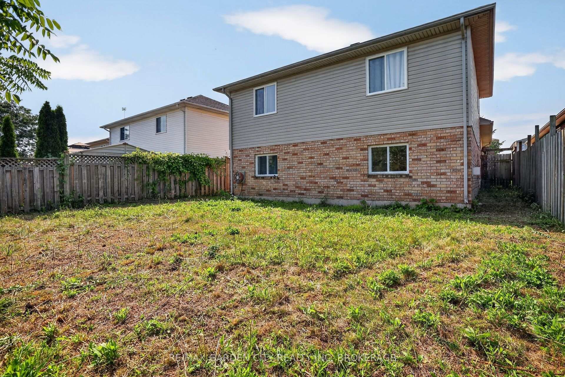 Photo 21 of 8063 Citation Road, Niagara Falls, Ascot — HOMEH