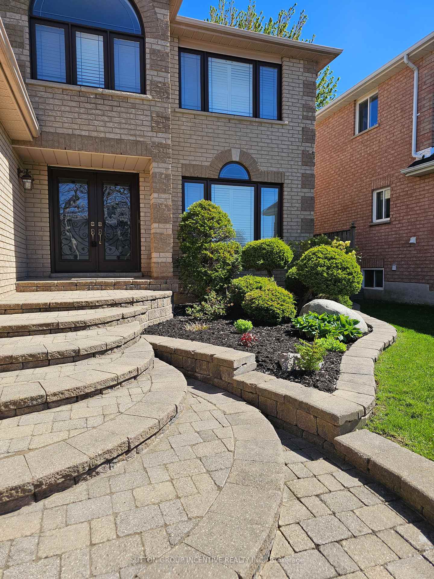 Photo 2 of 4 Chantal Street, Barrie, Painswick South — HOMEH