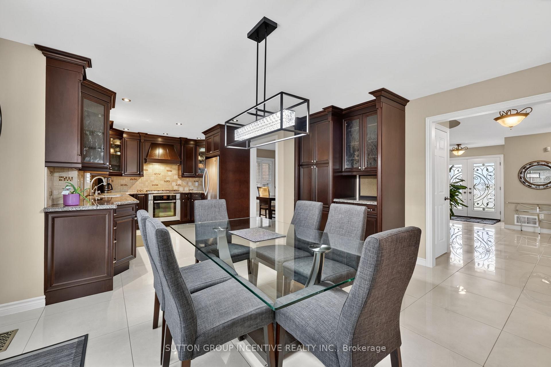 Photo 10 of 4 Chantal Street, Barrie, Painswick South — HOMEH
