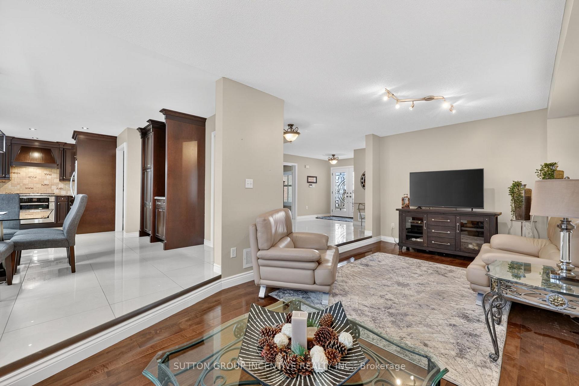 Photo 13 of 4 Chantal Street, Barrie, Painswick South — HOMEH