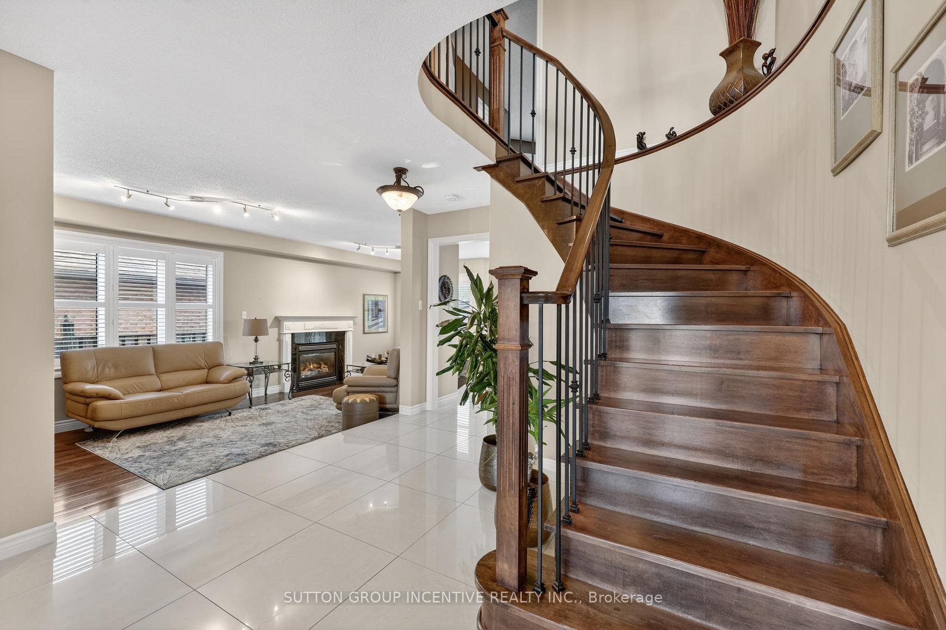 Photo 17 of 4 Chantal Street, Barrie, Painswick South — HOMEH