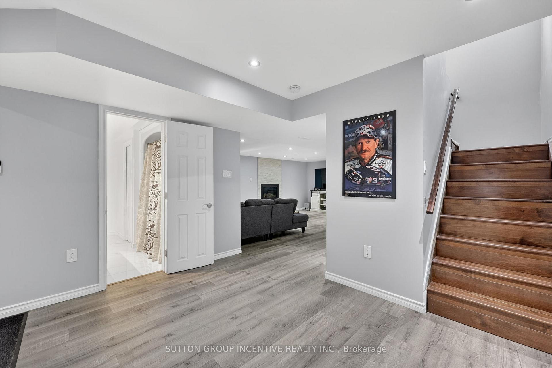 Photo 29 of 4 Chantal Street, Barrie, Painswick South — HOMEH