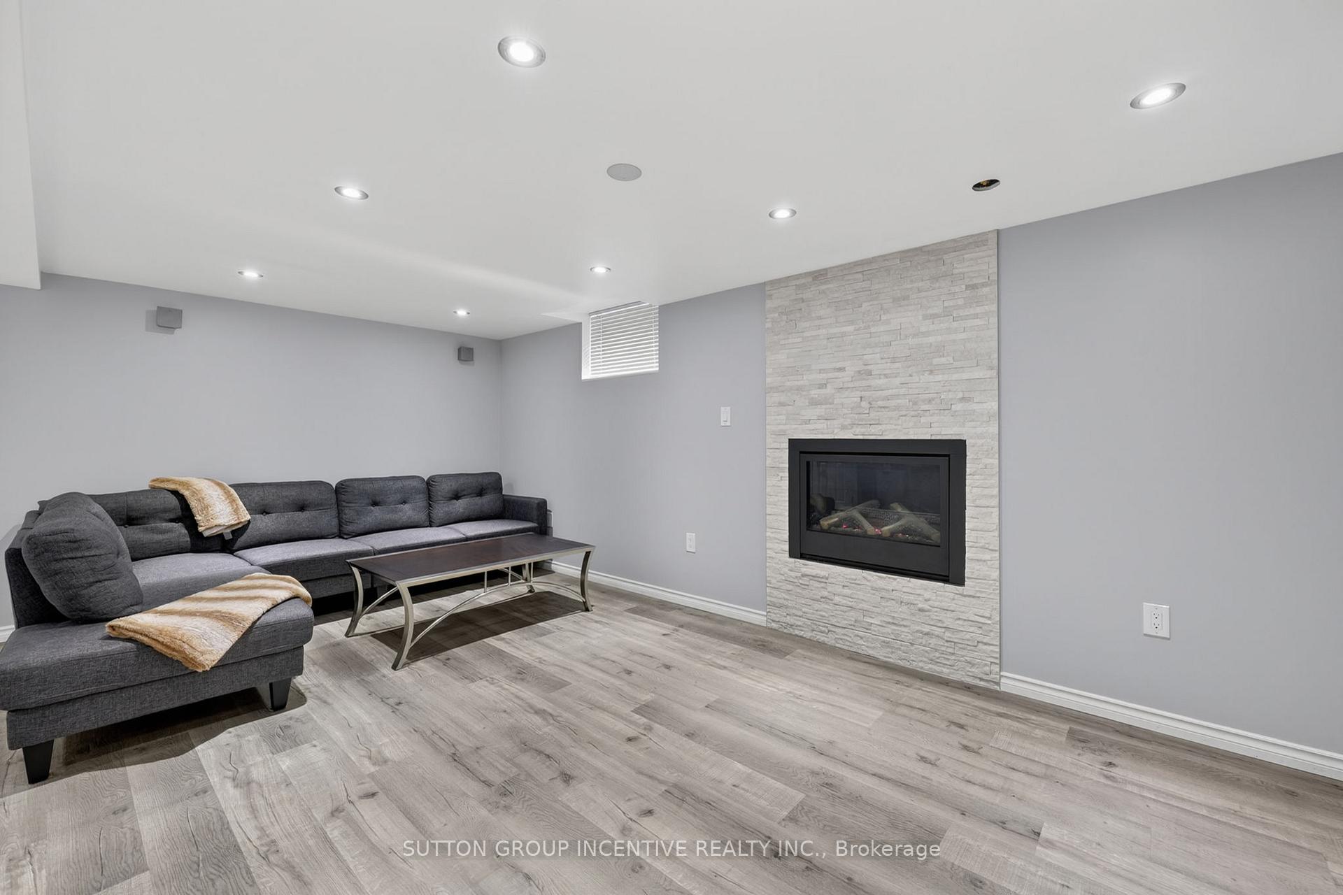 Photo 31 of 4 Chantal Street, Barrie, Painswick South — HOMEH
