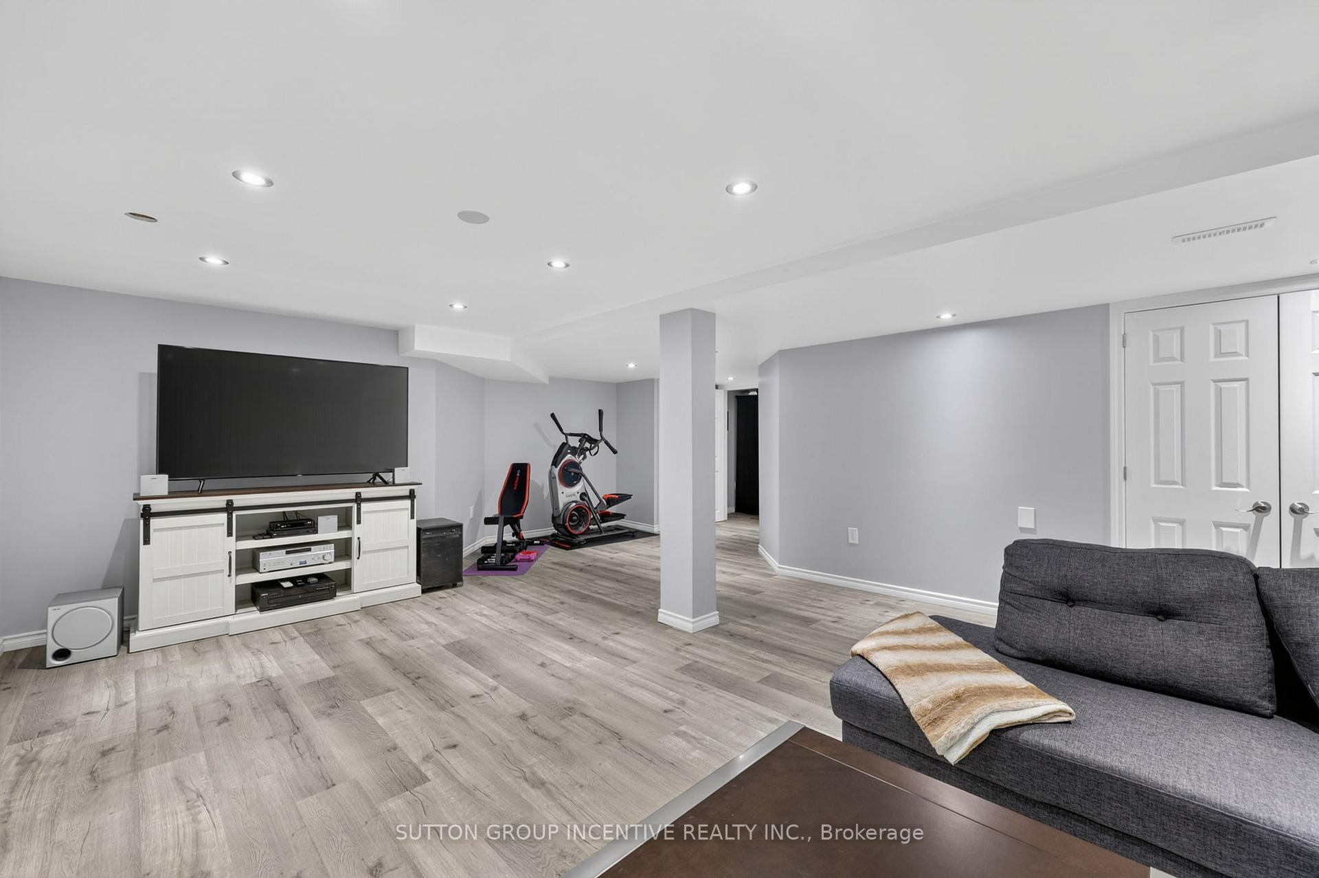 Photo 33 of 4 Chantal Street, Barrie, Painswick South — HOMEH