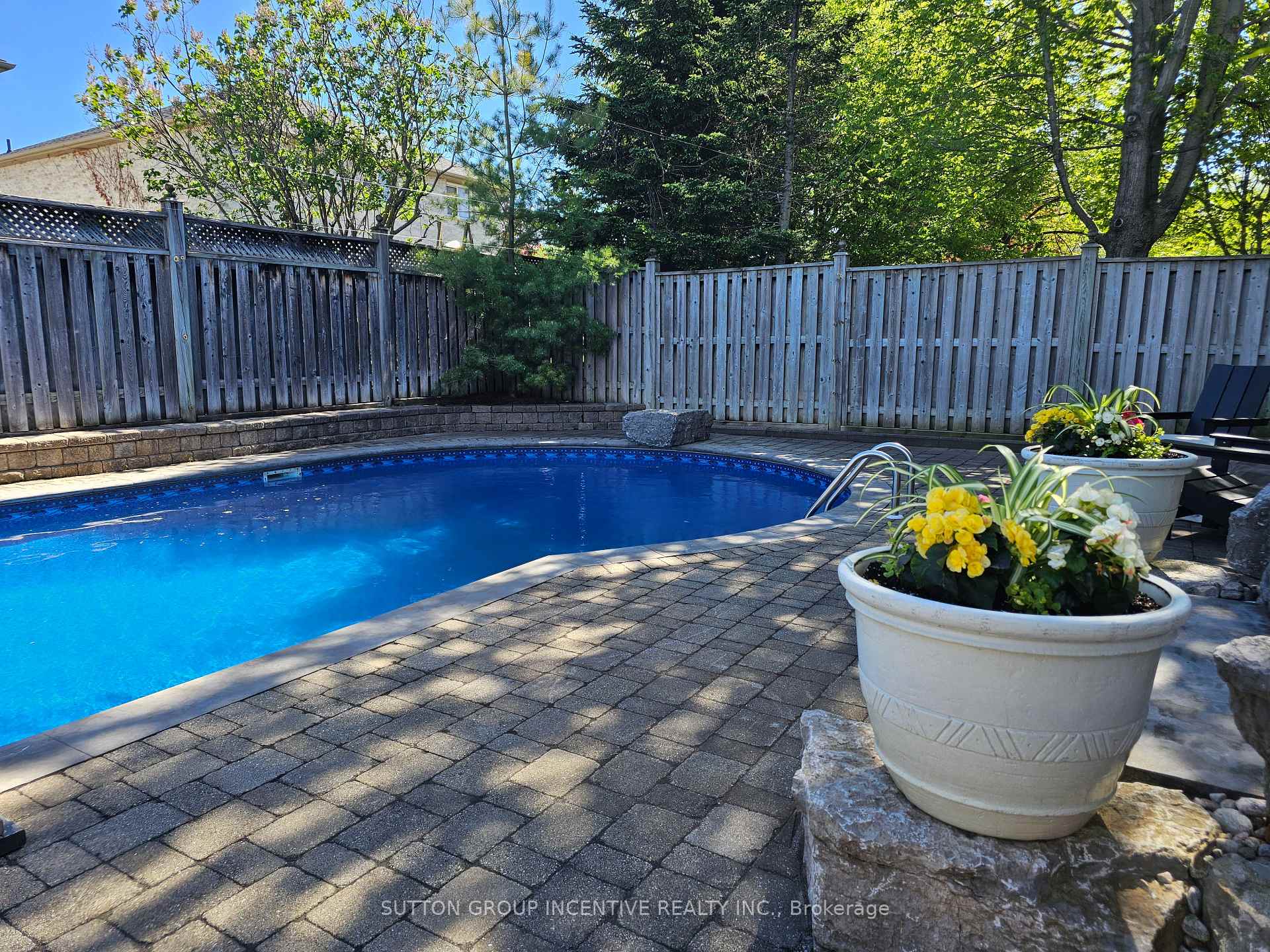 Photo 36 of 4 Chantal Street, Barrie, Painswick South — HOMEH