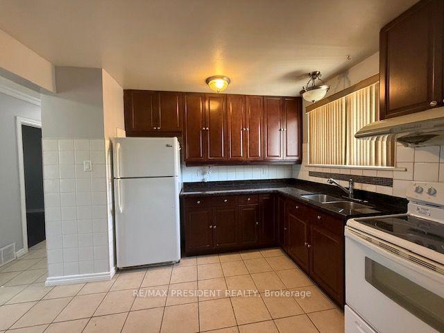 Photo 7 of 45 Birchbank Road, Brampton, Avondale — HOMEH